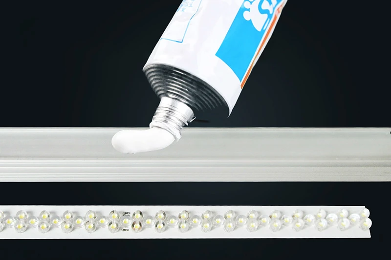 Thermal glue for LED lighting